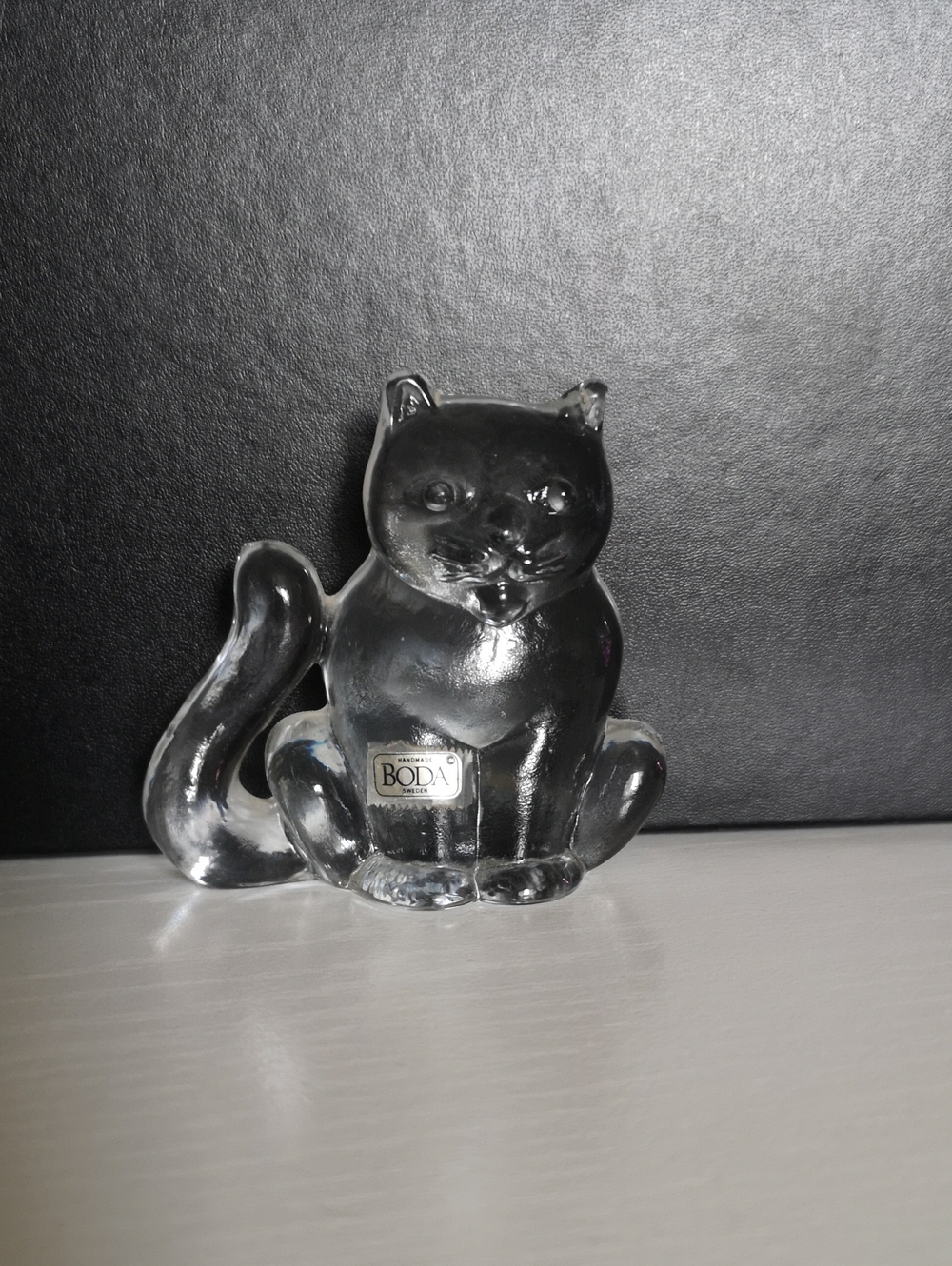 Beautiful Kosta Boda Clear Cat Figurine or Paperweight w Original Label Sweden